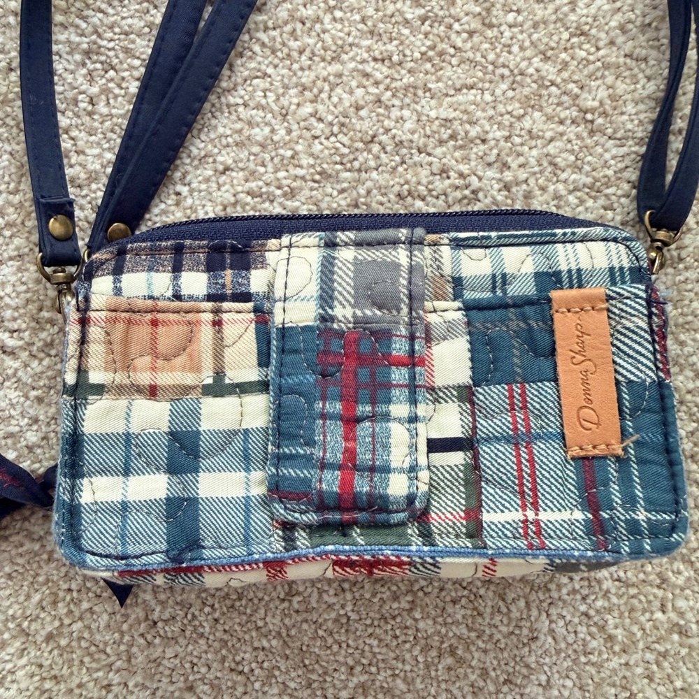Donna Sharp Quilted Patchwork Crossbody Wallet Women Small Blue Plaid Wristlet